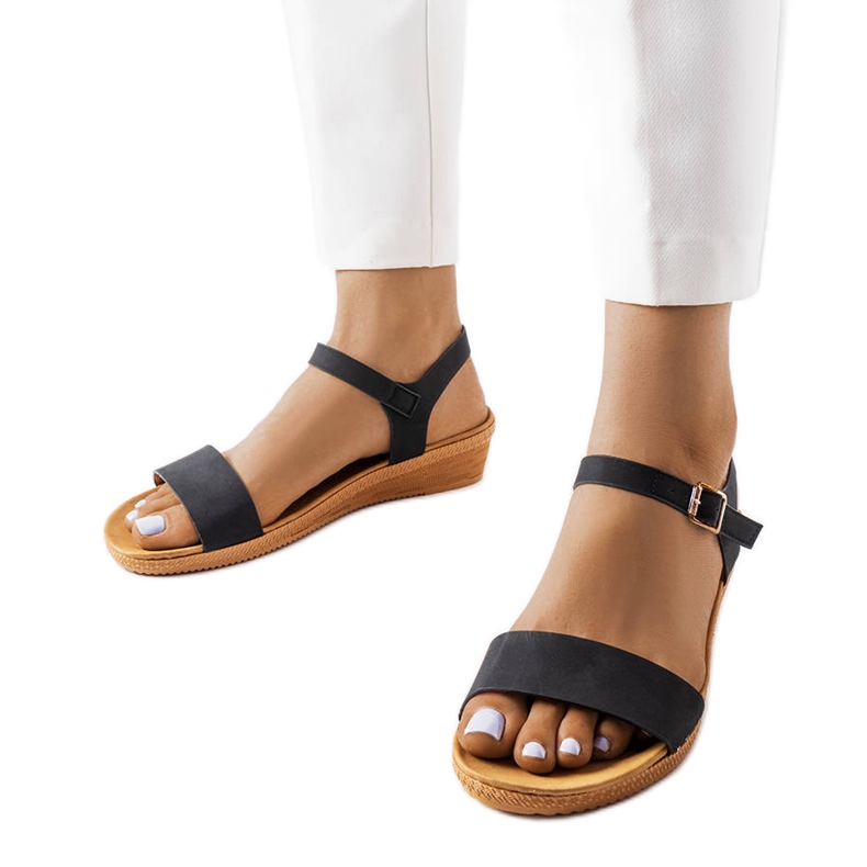 Černé sandály na klínku od Loggia černá