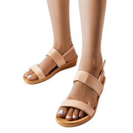 Béžové sandály na klínku od Grottazzolina béžový