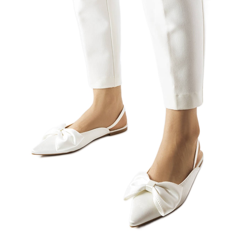 Bílé baleríny Longhena s otevřeným podpatkem bílý Bílé baleríny Longhena s otevřeným podpatkem bílý