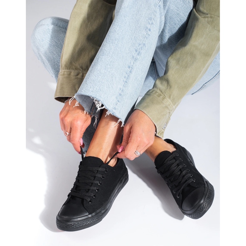 Černé klasické nízké tenisky Shelovet černá