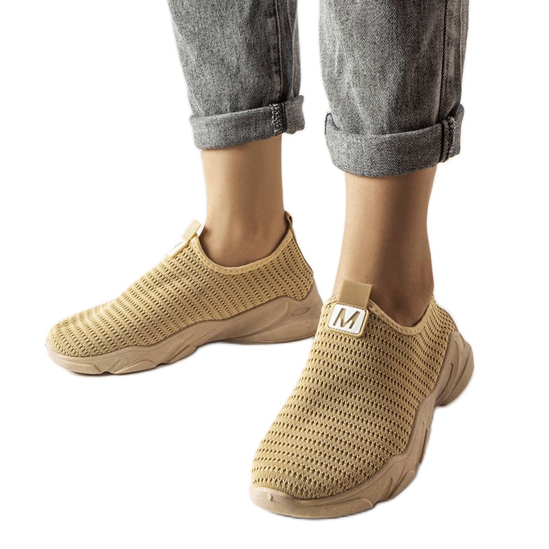 Tmavě béžové slip-on tenisky od Azalee béžový