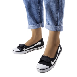 Černé textilní tenisky od Winifred černý