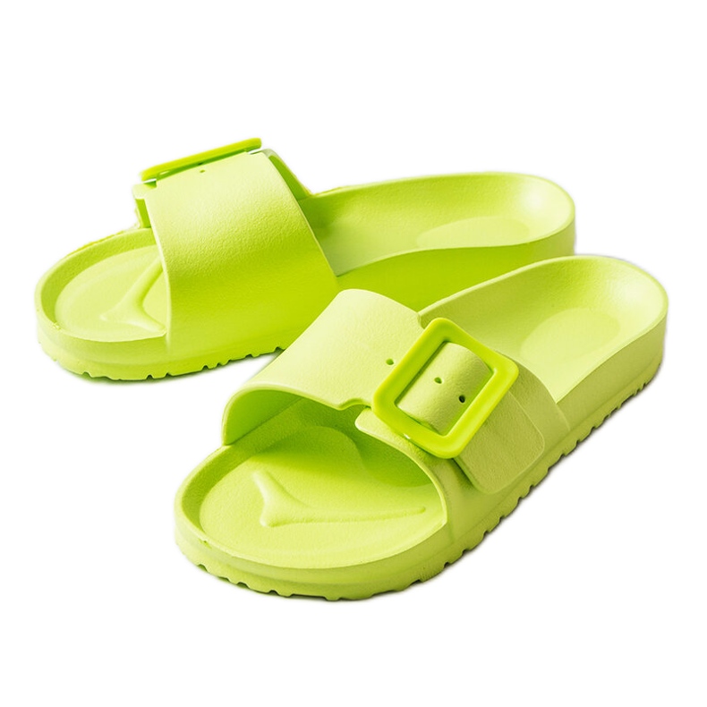 Zelené gumové jezdce s přezkou od Nelmu zelená