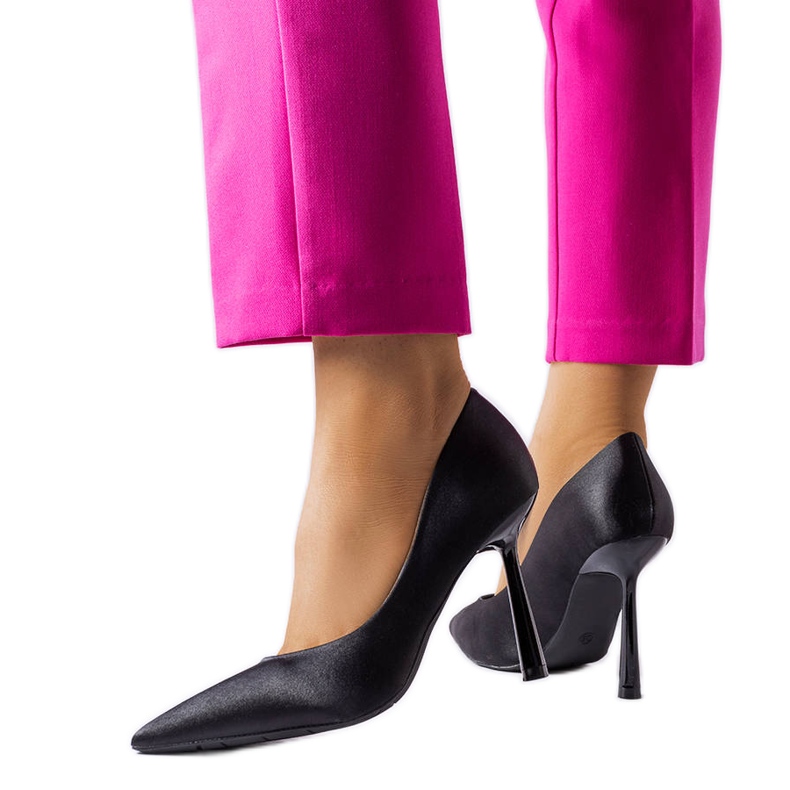 Vinceza Černé jehlice se saténovým povrchem od Vinceze černá