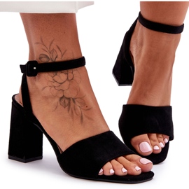 Černé semišové sandály na podpatku Harriet černá