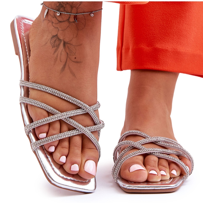 Dámské pantofle s pruhy a kamínky Stříbrné Leomi stříbrný