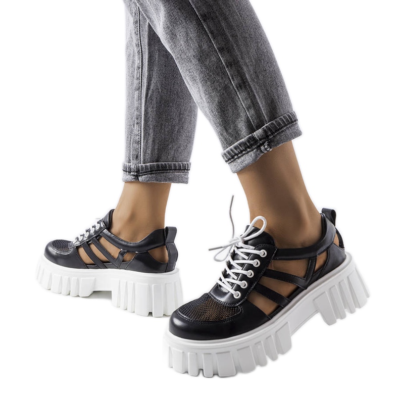 Černé kalhoty s masivní podrážkou Emaline černá