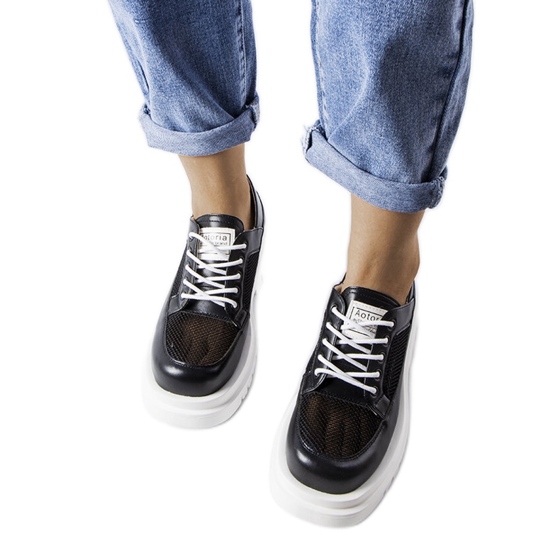 Inna Černé prolamované masivní boty Tasmin černá