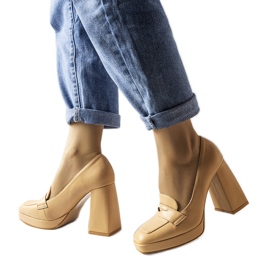 Béžové lodičky na vysokém podpatku značky Inès béžový Béžové lodičky na vysokém podpatku značky Inès béžový