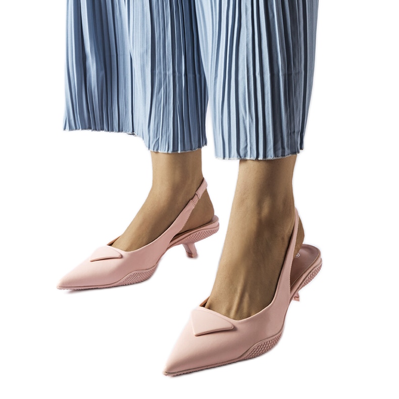 Růžové sandály na nízkém podpatku značky Labonté bílý