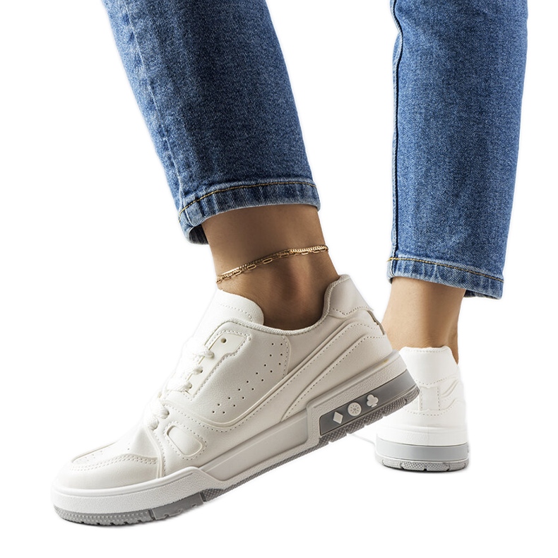 Bílé sportovní tenisky Willson bílý