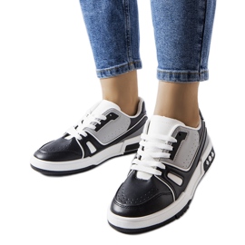 Černé sportovní tenisky Willson černý