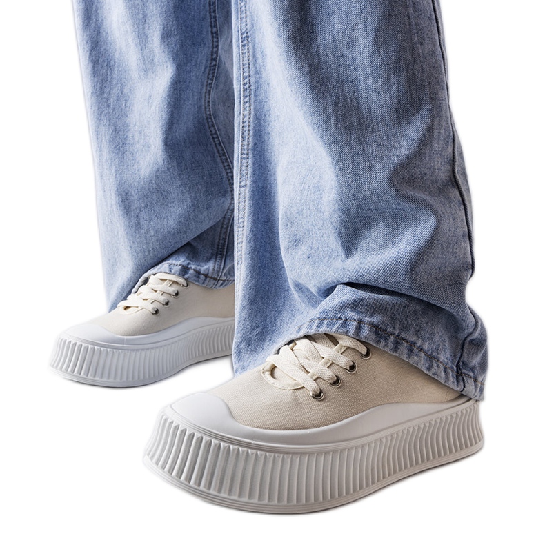 Béžové tenisky s robustní podrážkou od Wallace béžový