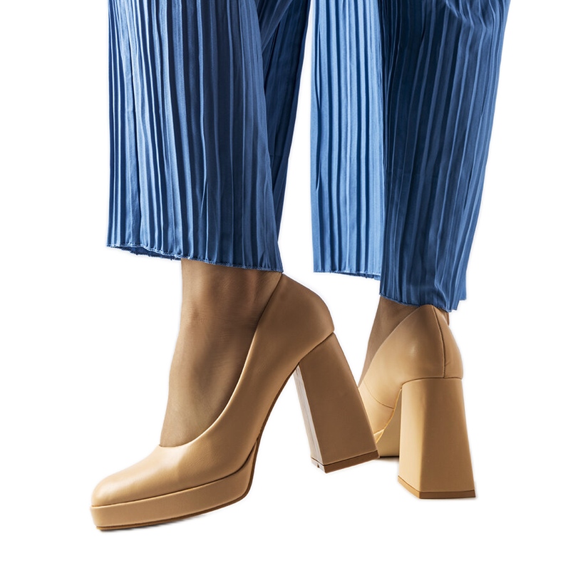 Béžové lodičky na vysokém podpatku od Mailly béžový