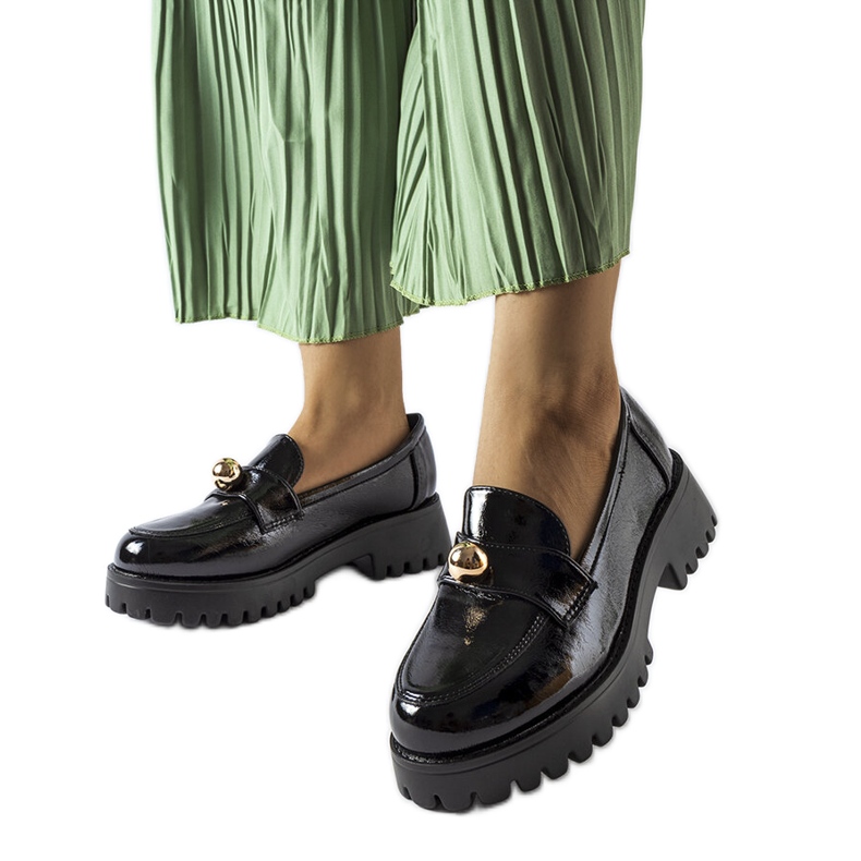 Černé lakované boty značky Stella černá