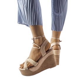 Béžové espadrilky na klínku od Berty béžový Béžové espadrilky na klínku od Berty béžový