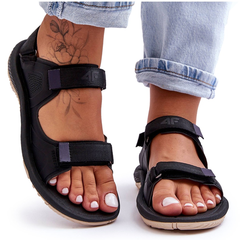 Dámské sportovní sandály 4F 4FSS23FSANF016-22S Černá Dámské sportovní sandály 4F 4FSS23FSANF016-22S Černá