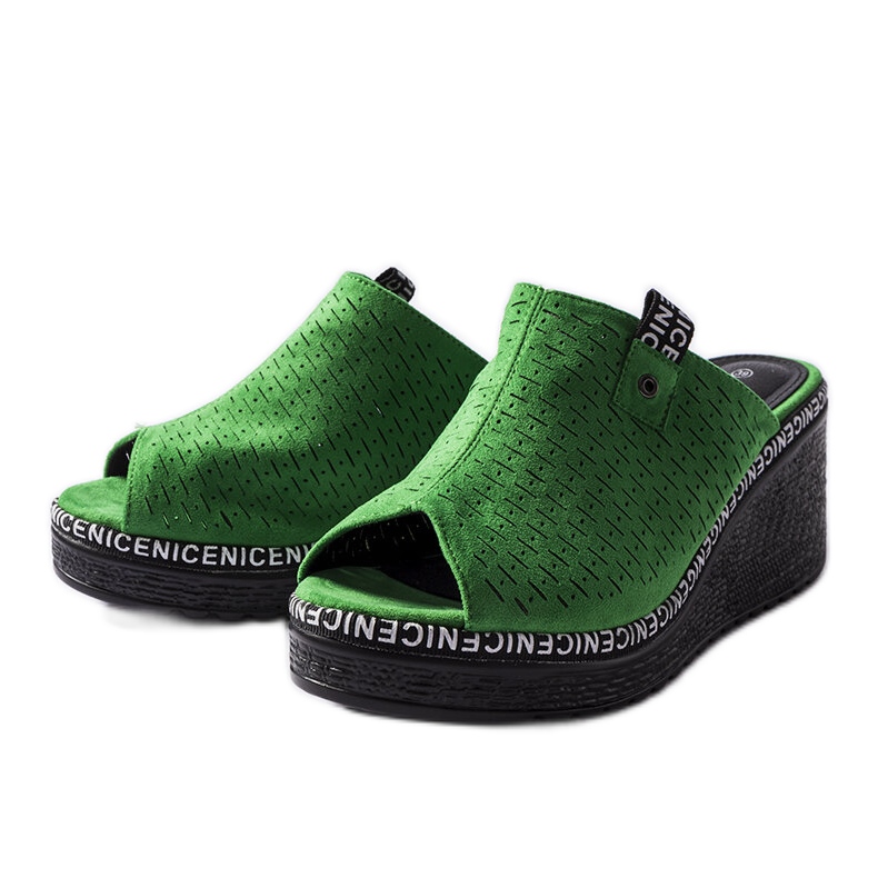 Zelené sandály na klínku značky Fulvia zelená Zelené sandály na klínku značky Fulvia zelená