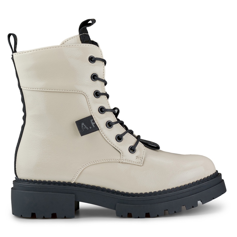 Lakované béžové dámské dělnice od Carole béžový