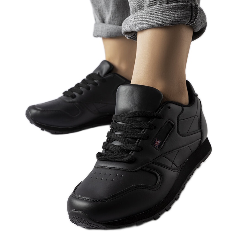 Černé klasické tenisky Poulsen černá