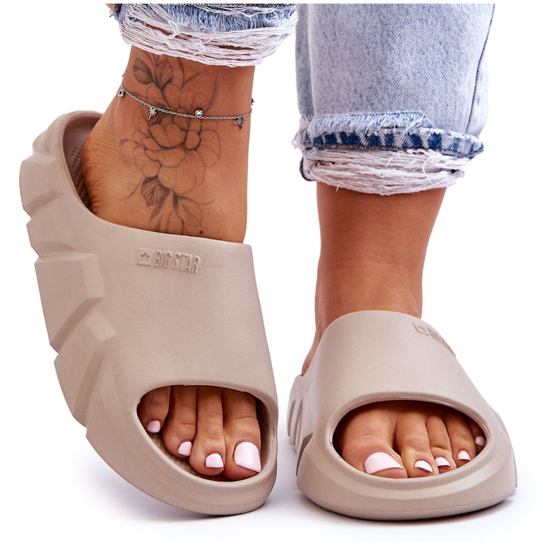 Dámské lehké pěnové pantofle Big Star LL274593 Béžové béžový