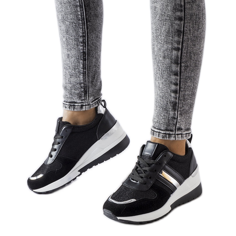 Inna Černostříbrné tenisky na klínku od Titusville černá