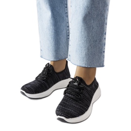 Černé látkové tenisky od Tommaso černá Černé látkové tenisky od Tommaso černá