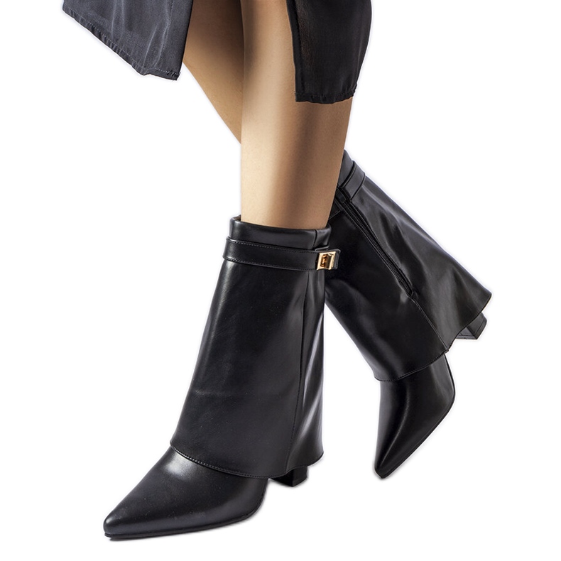 Černé kozačky s vyhrnutým svrškem od Aya černá Černé kozačky s vyhrnutým svrškem od Aya černá