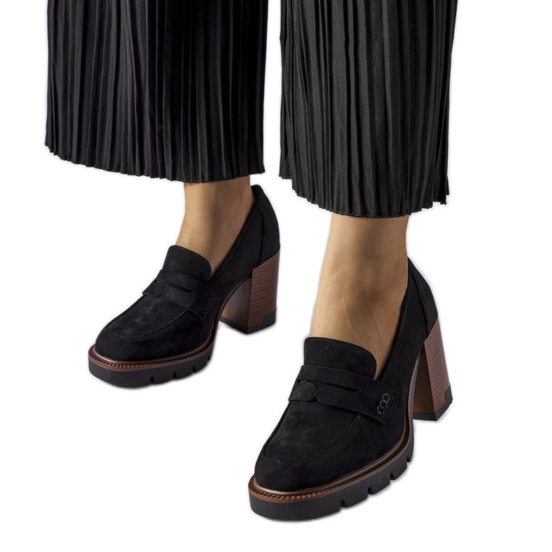 Černé lodičky s koženou vsadkou od Vincezy černá