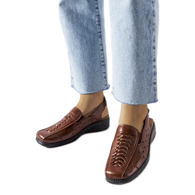 Hnědé prolamované sandály od Glafi hnědý