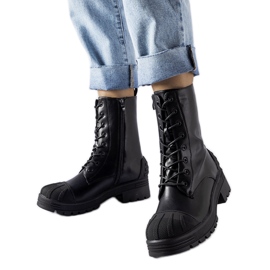 Černé dělnické boty se silnou podrážkou Manara černá