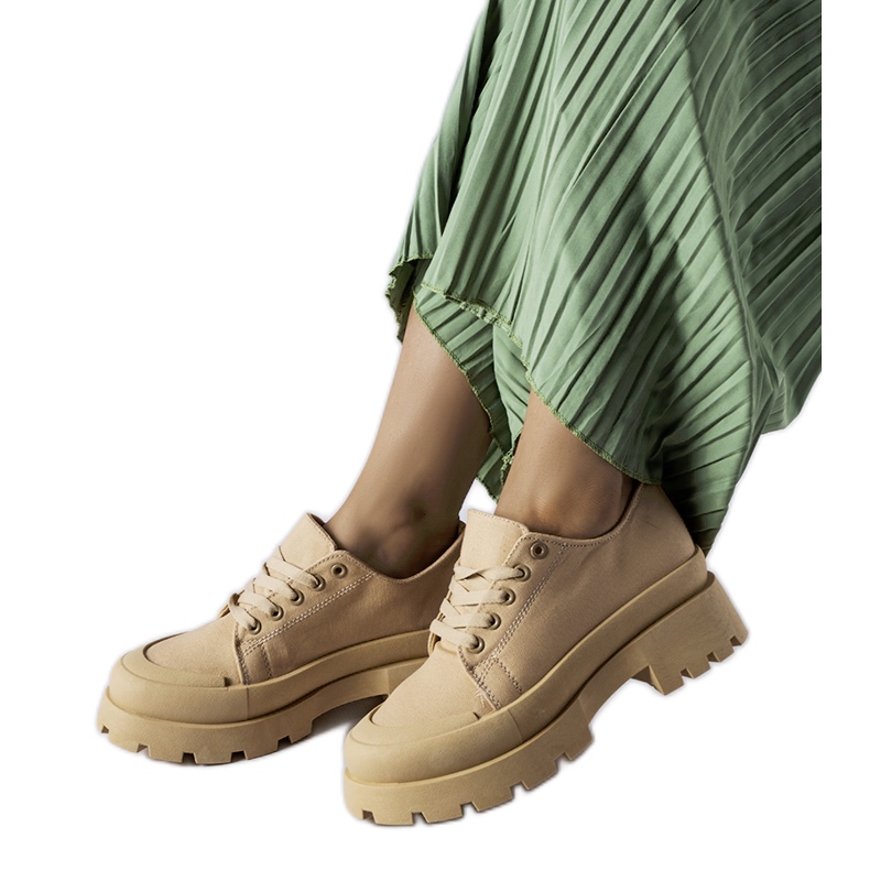 Hnědé boty s masivní podrážkou Pointe hnědý