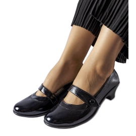 Černé lodičky Simi na nízkém podpatku černá