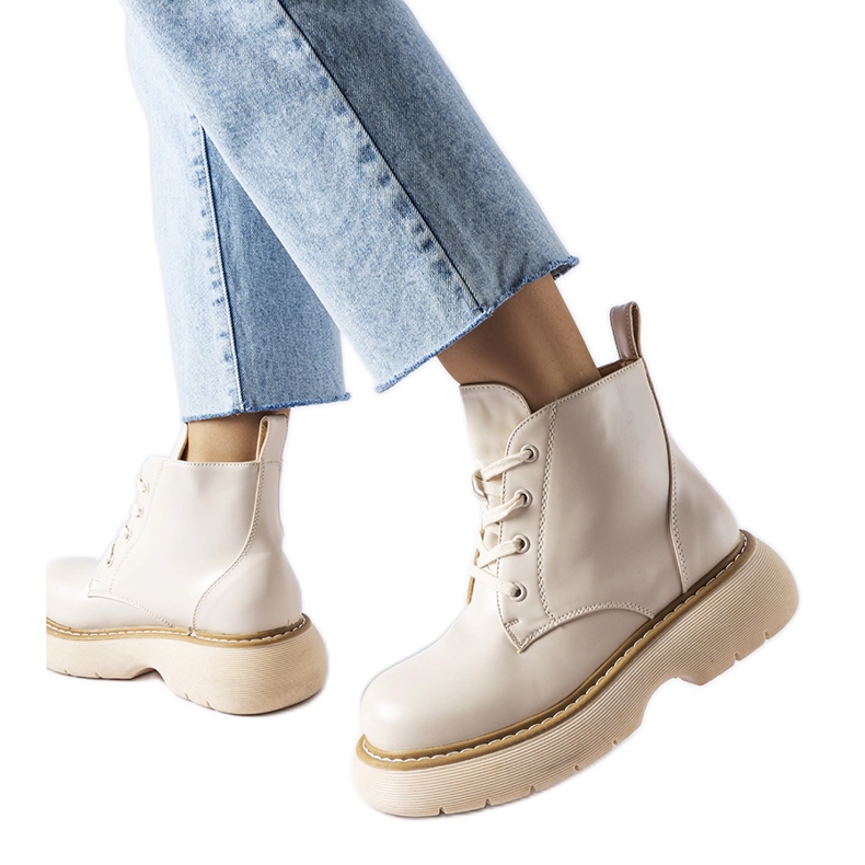 Béžové dělnické boty na silné platformě Sacco béžový