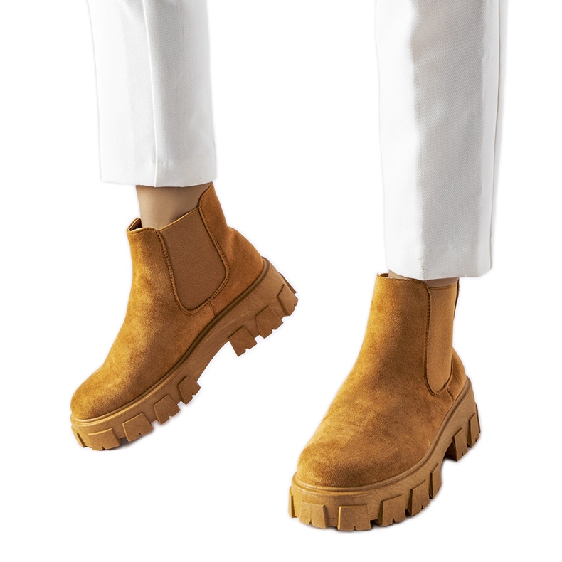 Světle hnědé dámské kotníkové boty značky Mooca hnědý Světle hnědé dámské kotníkové boty značky Mooca hnědý