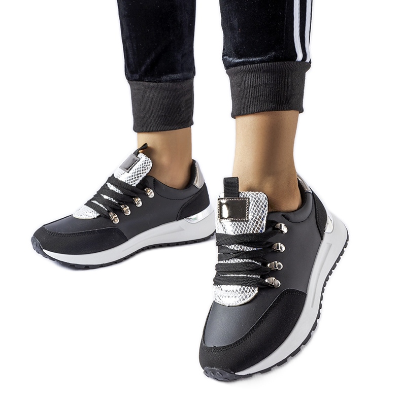 Černé tenisky se stříbrným zdobením Frum černá