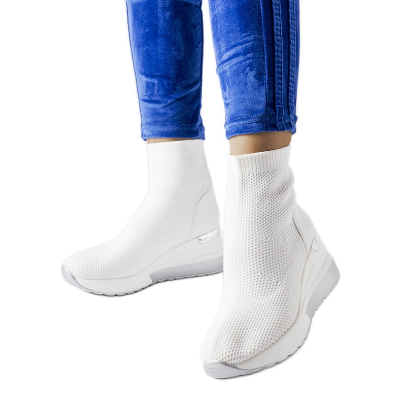 Bílé látkové tenisky s klínkem Casgio bílý Bílé látkové tenisky s klínkem Casgio bílý