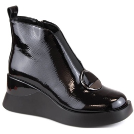 Černé boty na klínku D&amp;A S.Barski Premium Collection W OLI228A černý