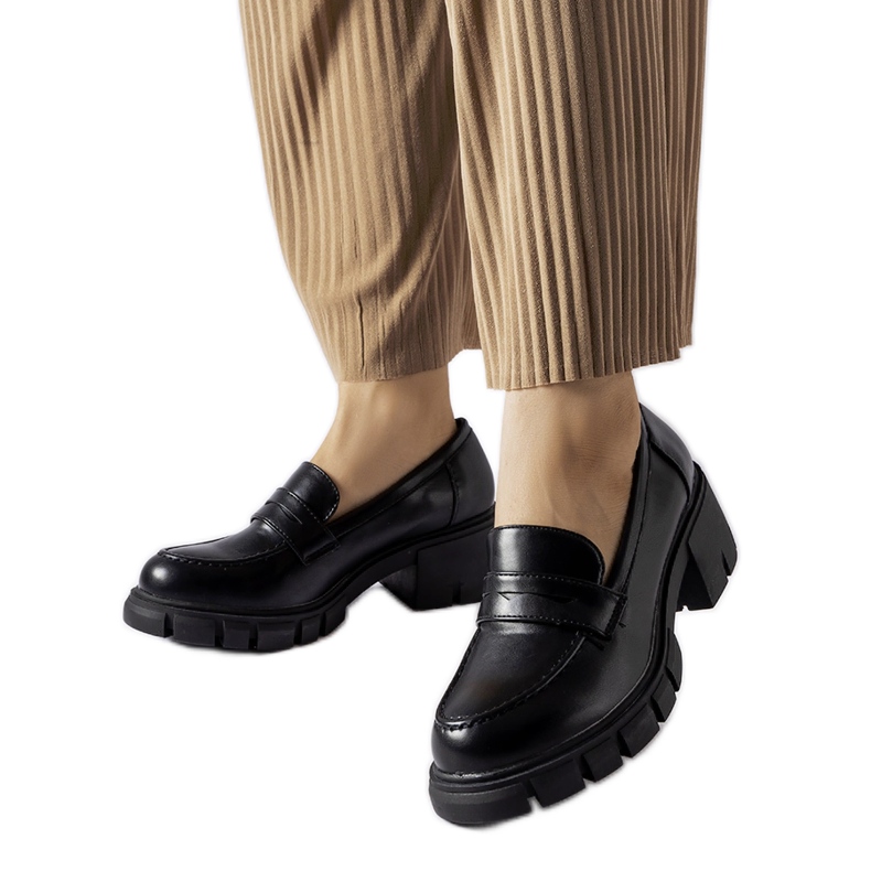 Černé klasické mokasíny s blokem Dina černá