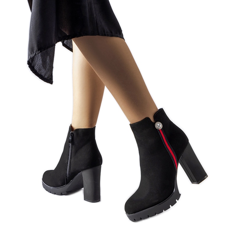 Černé saténové kotníkové boty značky Rogeno černá