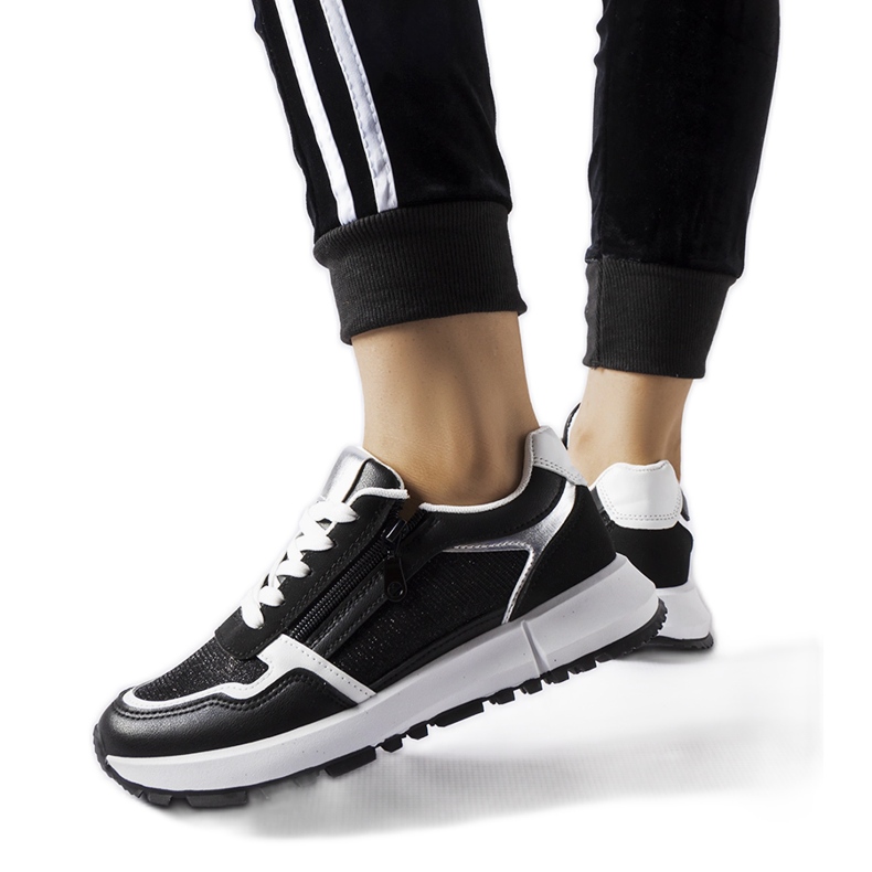 Černé ozdobné tenisky Camuzzoni černá