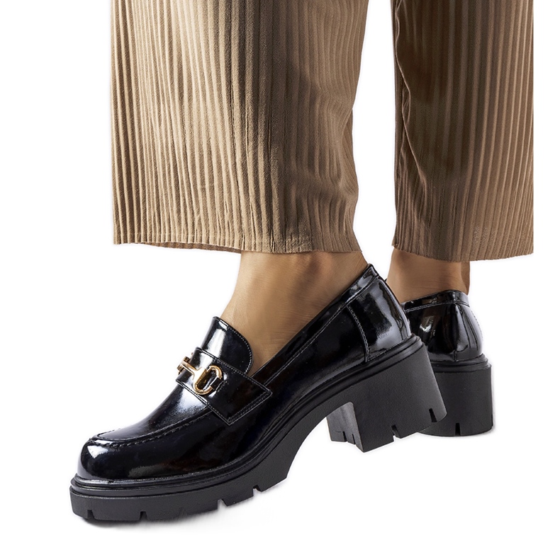 Černé lakované boty Fabrizio na vysokém podpatku černá