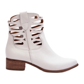 Lewski Shoes Prolamované dámské kožené boty bílé Lewski 3329 bílý Lewski Shoes Prolamované dámské kožené boty bílé Lewski 3329 bílý