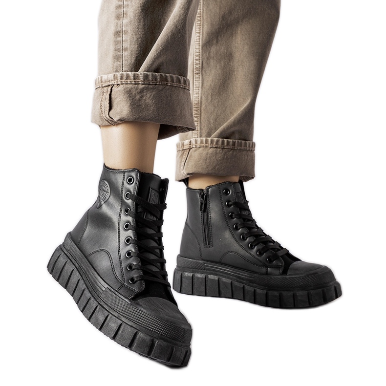 Černé zateplené tenisky Big Star MM274625 černá