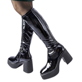 Inna Černé patentované kozačky na vysokém podpatku Fecteau černá Inna Černé patentované kozačky na vysokém podpatku Fecteau černá