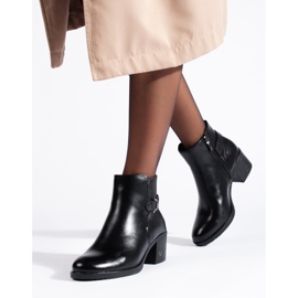 Černé elegantní kotníkové boty značky Potocki černý