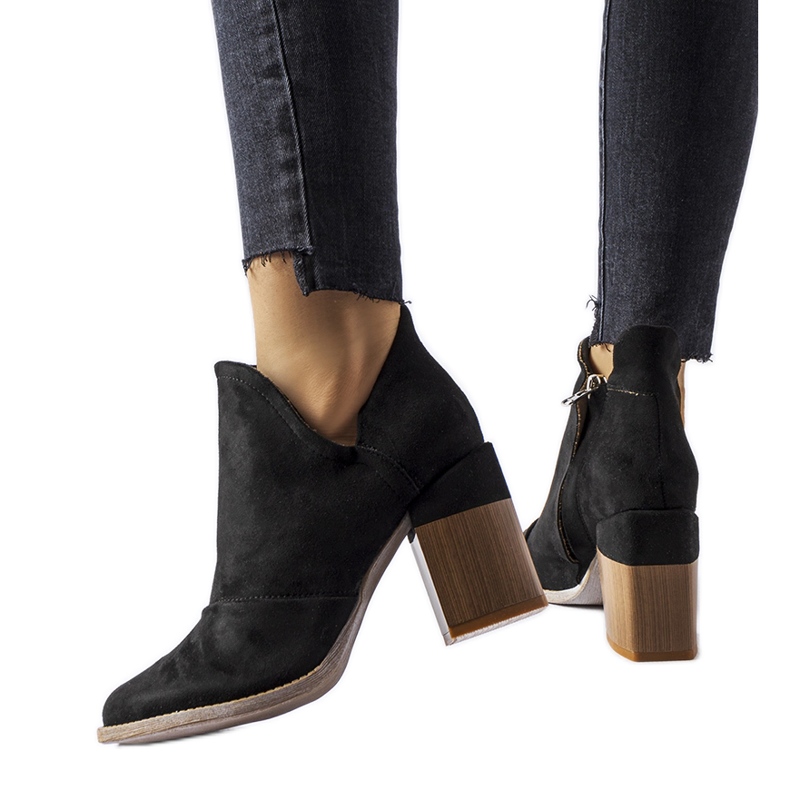 Černé kotníkové boty Artemisia na vysokém podpatku černá Černé kotníkové boty Artemisia na vysokém podpatku černá