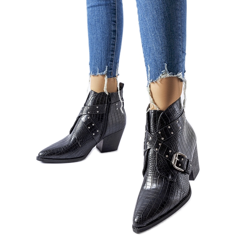 Černé kovbojské boty Corrado na vysokém podpatku černá