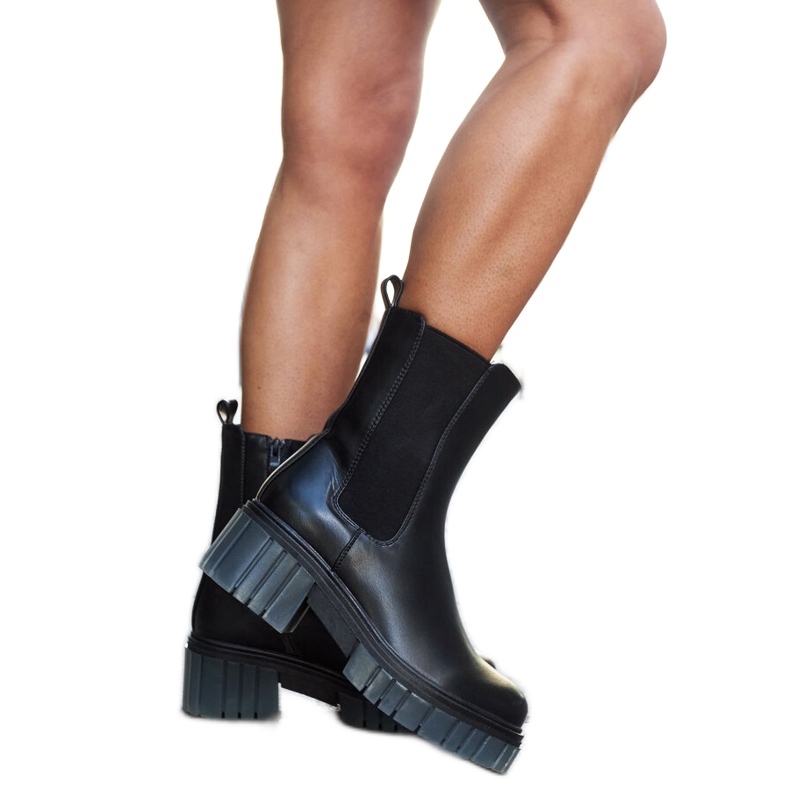 Černé masivní, zateplené holínky Sergente černá