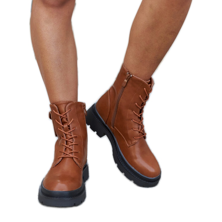 Hnědé kozačky na platformě Ugo hnědý